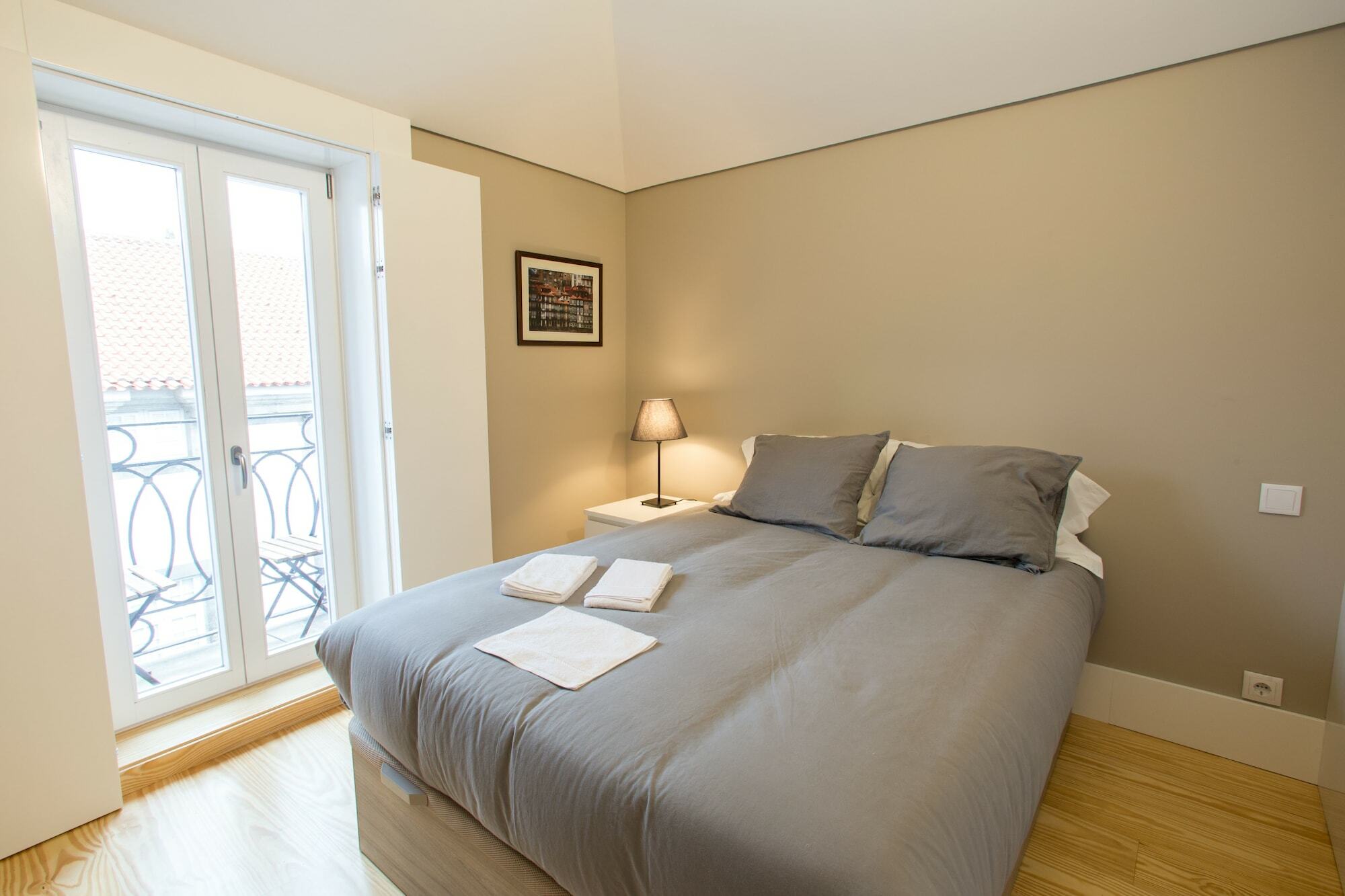 Apartment And Clerigos Views By Hosts *
