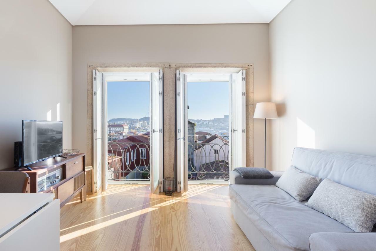 Apartment And Clerigos Views By Hosts Porto
